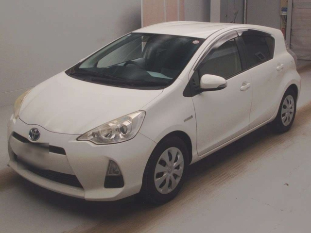 TOYOTA AQUA 2013