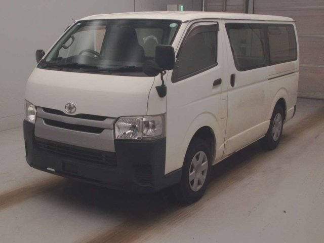 TOYOTA HIACE VAN 2015