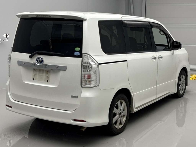 TOYOTA VOXY 2012