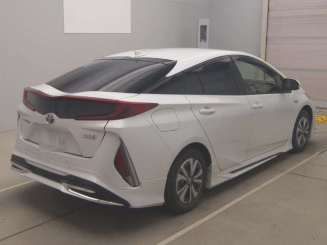 TOYOTA PRIUS PHV 2021