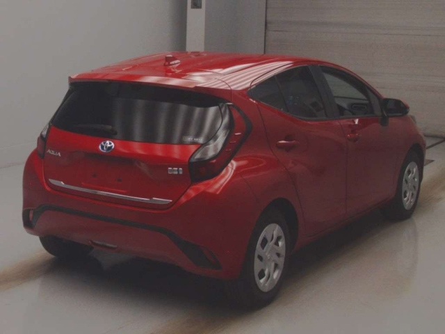 TOYOTA AQUA 2023