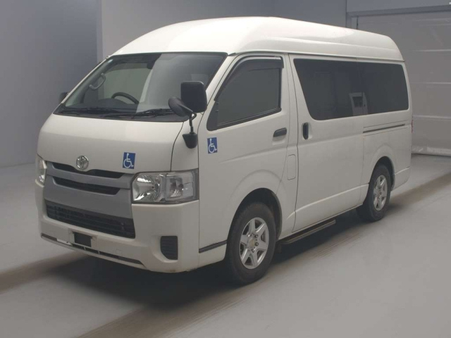 TOYOTA HIACE VAN 2015