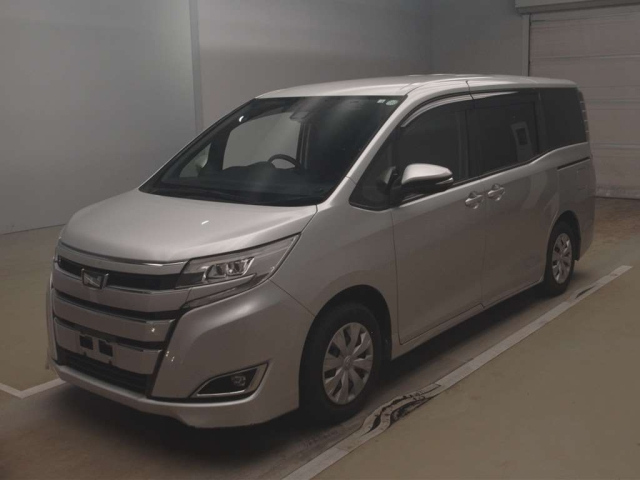 TOYOTA NOAH 2018