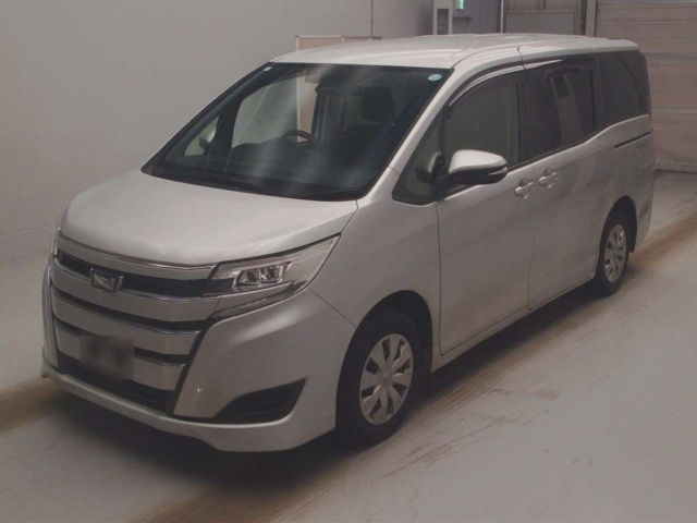 TOYOTA NOAH 2020