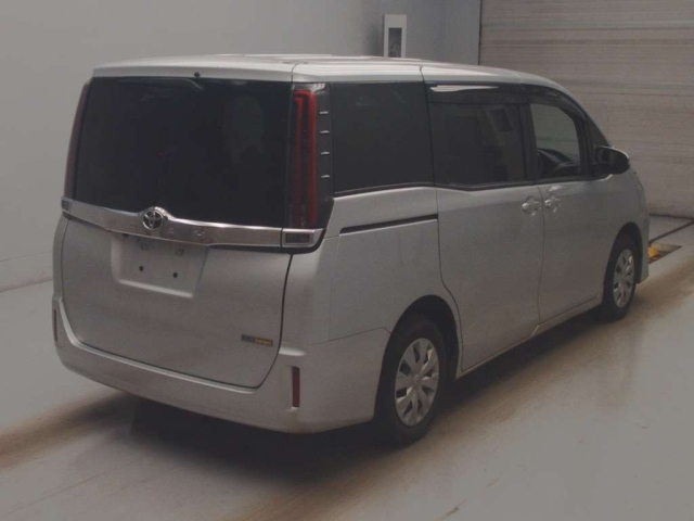 TOYOTA NOAH 2020
