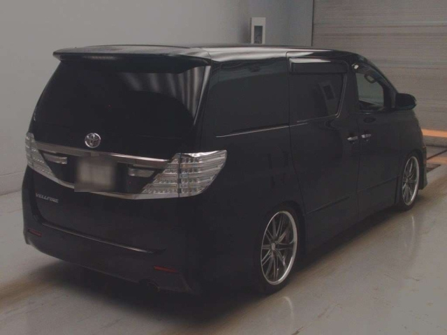TOYOTA VELLFIRE 2013