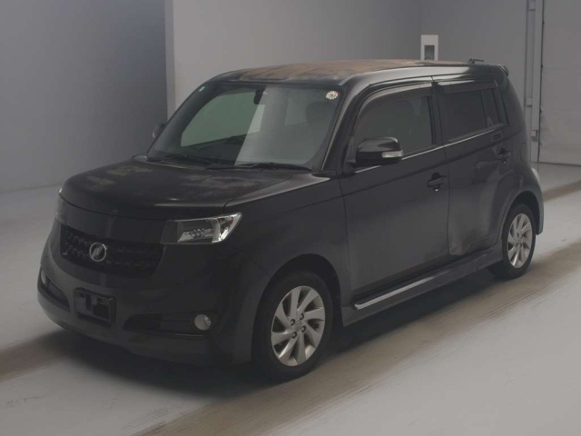 TOYOTA BB 2011