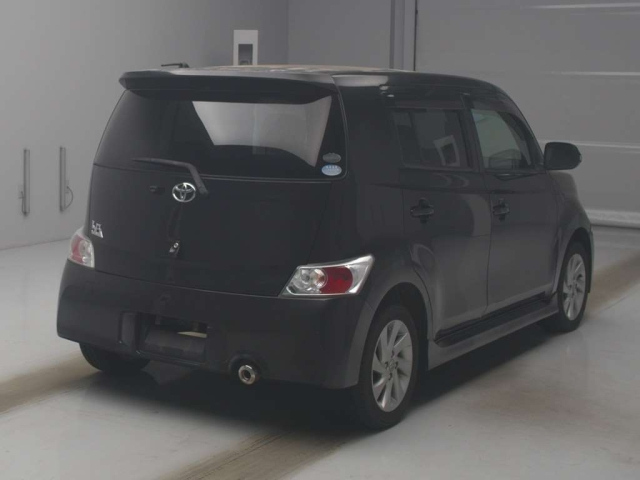 TOYOTA BB 2011