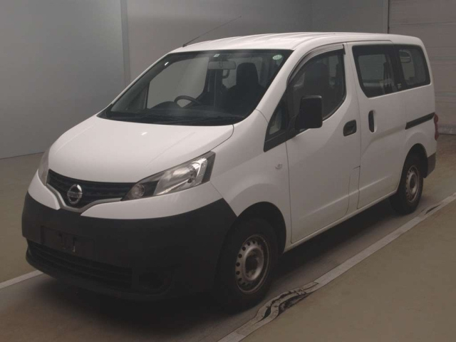 NISSAN NV200 2018
