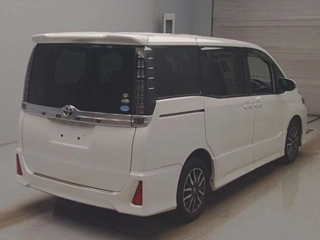 TOYOTA VOXY 2014