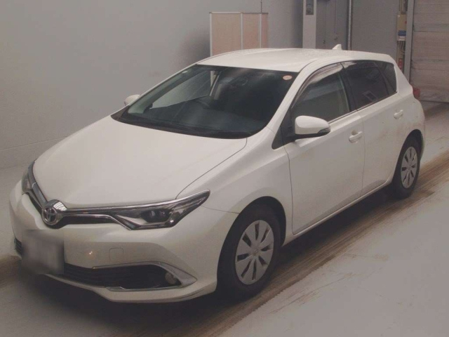 TOYOTA AURIS 2016