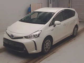 TOYOTA PRIUS ALPHA 2016