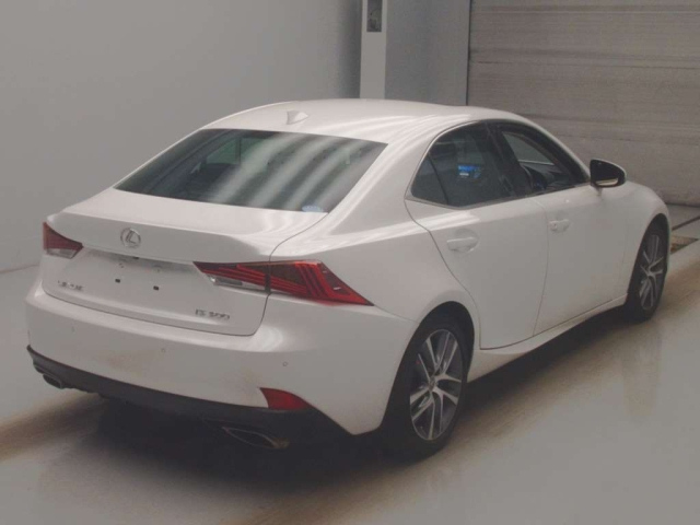LEXUS IS 2020