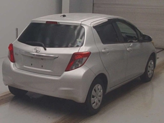 TOYOTA VITZ 2012