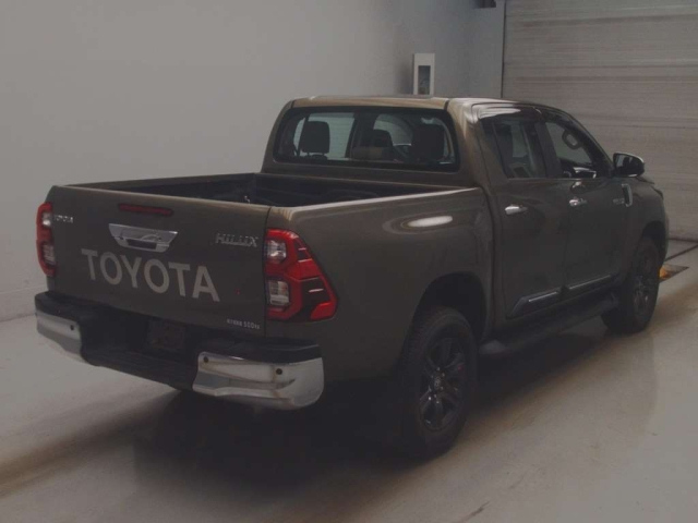 TOYOTA HILUX 2023