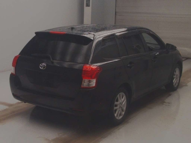 TOYOTA COROLLA FIELDER 2013