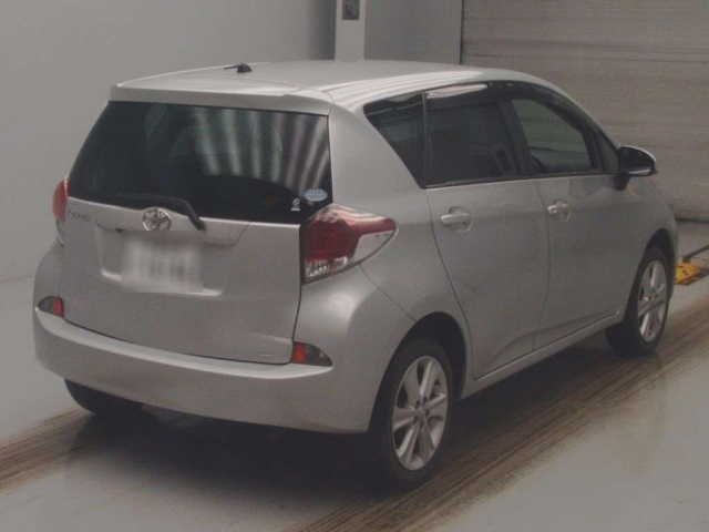 TOYOTA RACTIS 2015