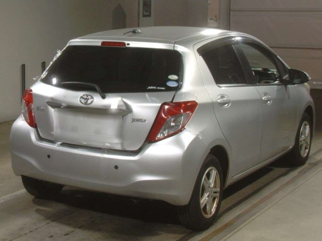 TOYOTA VITZ 2011