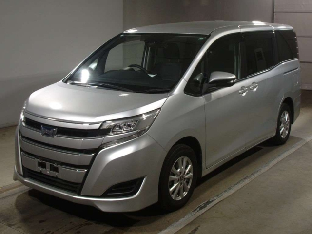 TOYOTA NOAH 2020