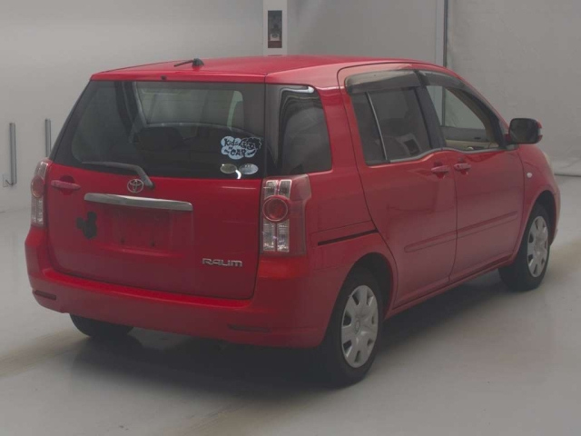 TOYOTA RAUM 2010