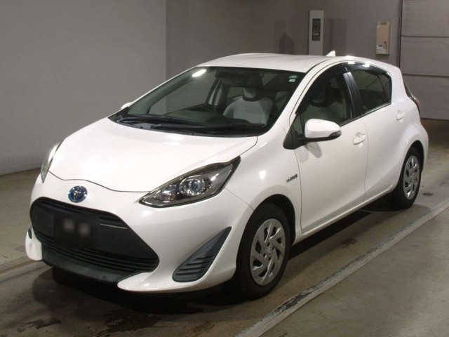 TOYOTA AQUA 2018