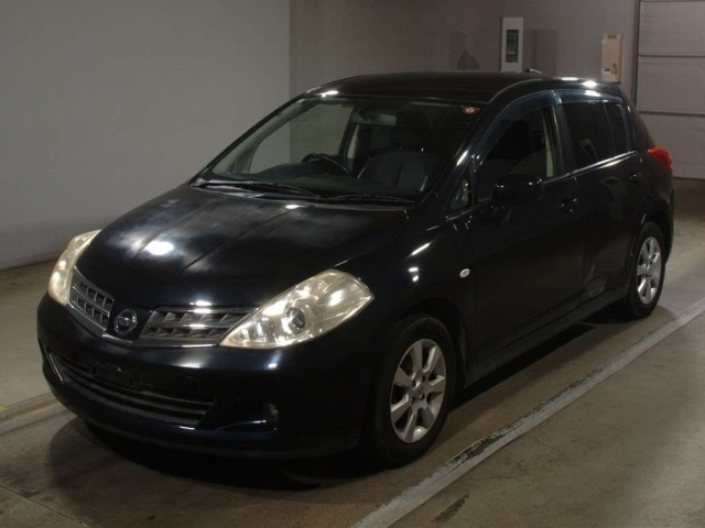 NISSAN TIIDA 2012