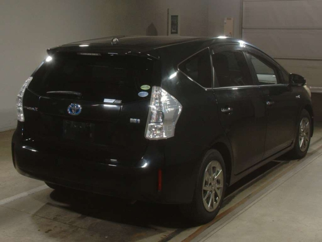 TOYOTA PRIUS ALPHA 2014