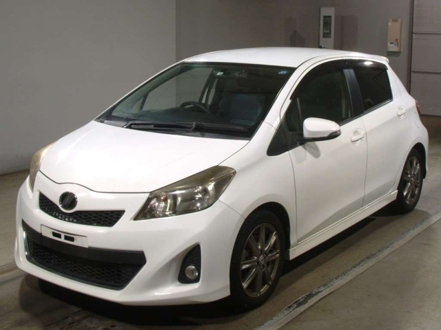 TOYOTA VITZ 2012