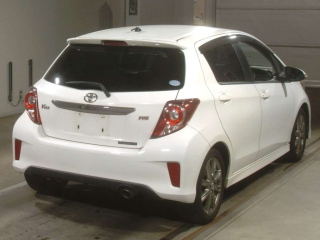 TOYOTA VITZ 2012