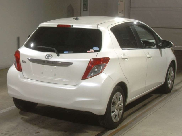 TOYOTA VITZ 2012