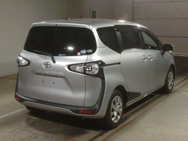 TOYOTA SIENTA 2016