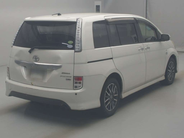 TOYOTA ISIS 2013