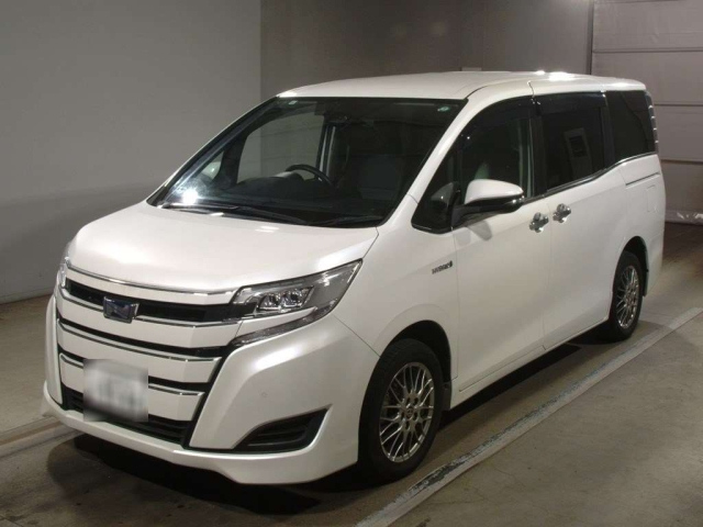 TOYOTA NOAH 2019