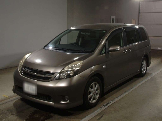 TOYOTA ISIS 2011