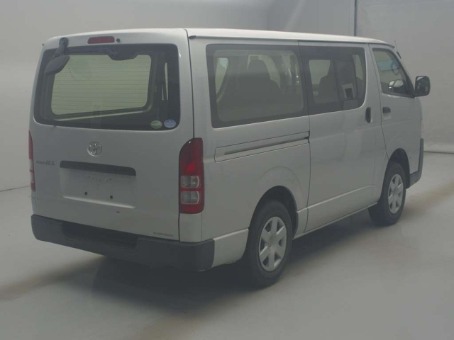 TOYOTA HIACE VAN 2015