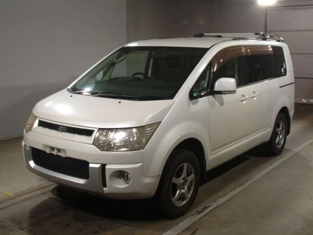 MITSUBISHI DELICA D5 2009