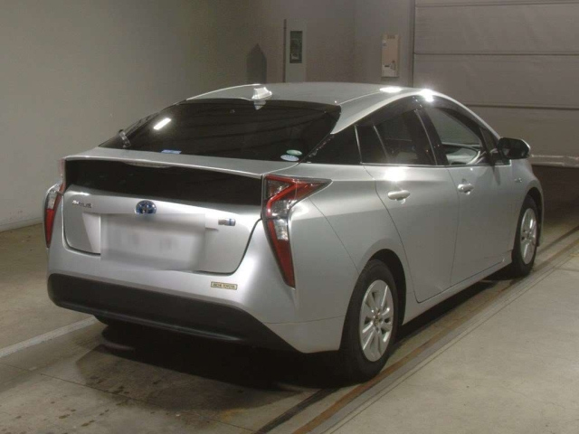 TOYOTA PRIUS 2016
