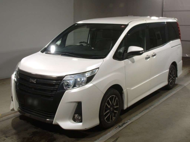 TOYOTA NOAH 2016