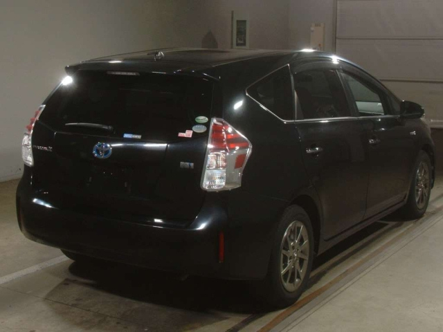 TOYOTA PRIUS ALPHA 2016