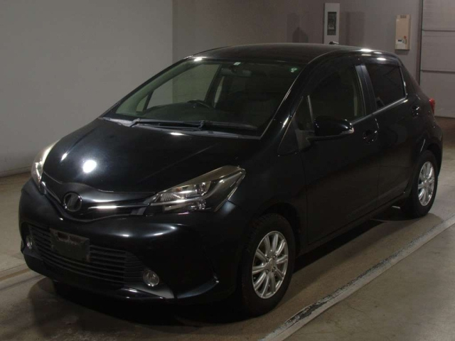 TOYOTA VITZ 2014
