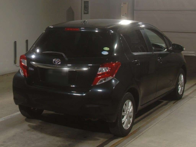 TOYOTA VITZ 2014