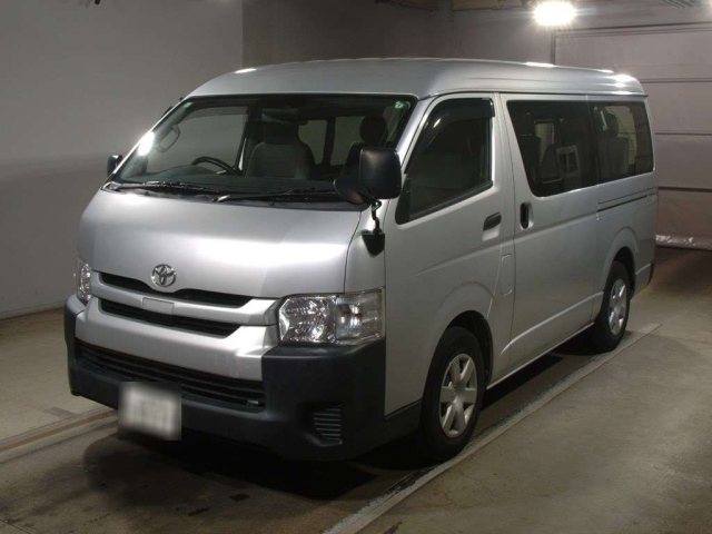 TOYOTA HIACE 2018
