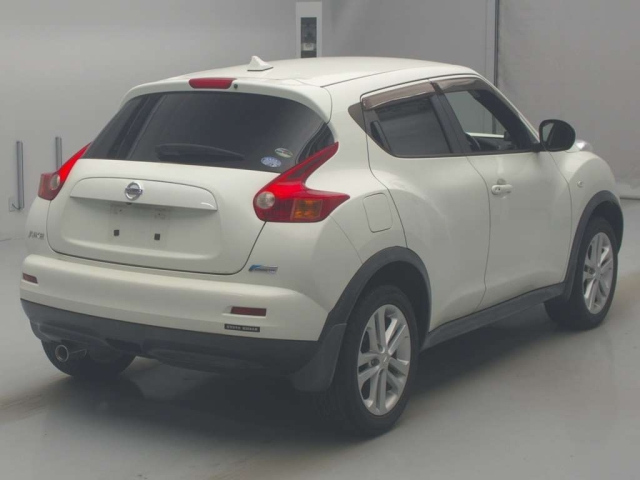 NISSAN JUKE 2011