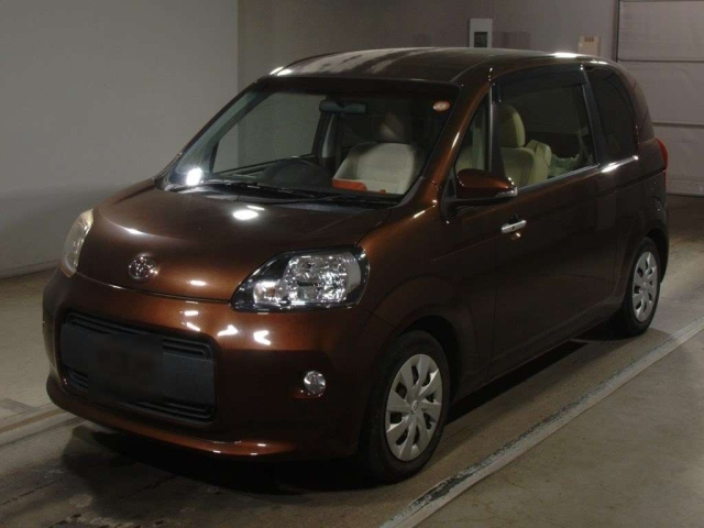 TOYOTA PORTE 2012
