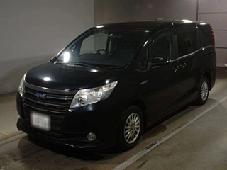 TOYOTA NOAH 2015