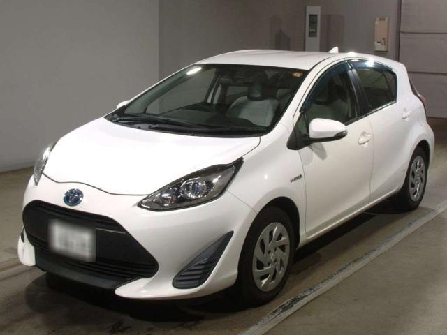 TOYOTA AQUA 2018