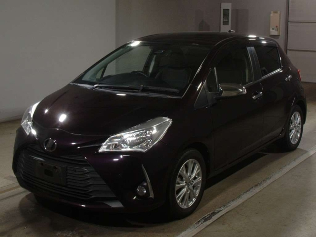 TOYOTA VITZ 2018