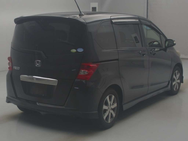 HONDA FREED 2010