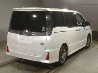 TOYOTA VOXY 2018