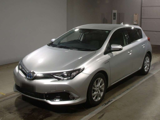 TOYOTA AURIS 2016